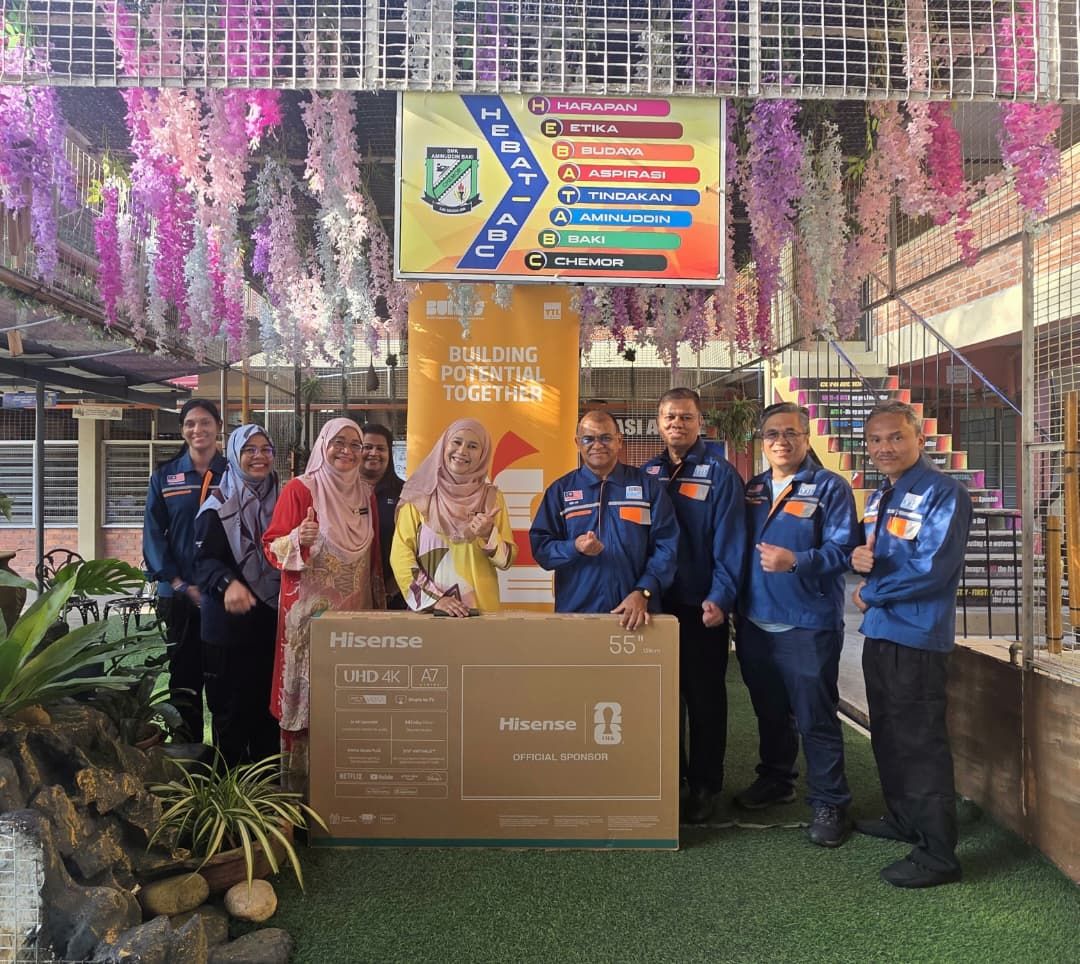 APMC Kanthan Supports Digital Learning at SMK Aminuddin Baki, Chemor